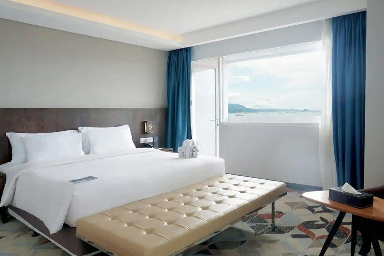 Golden Tulip Springhill Lampung Hotel Bandar Lampung Exterior photo