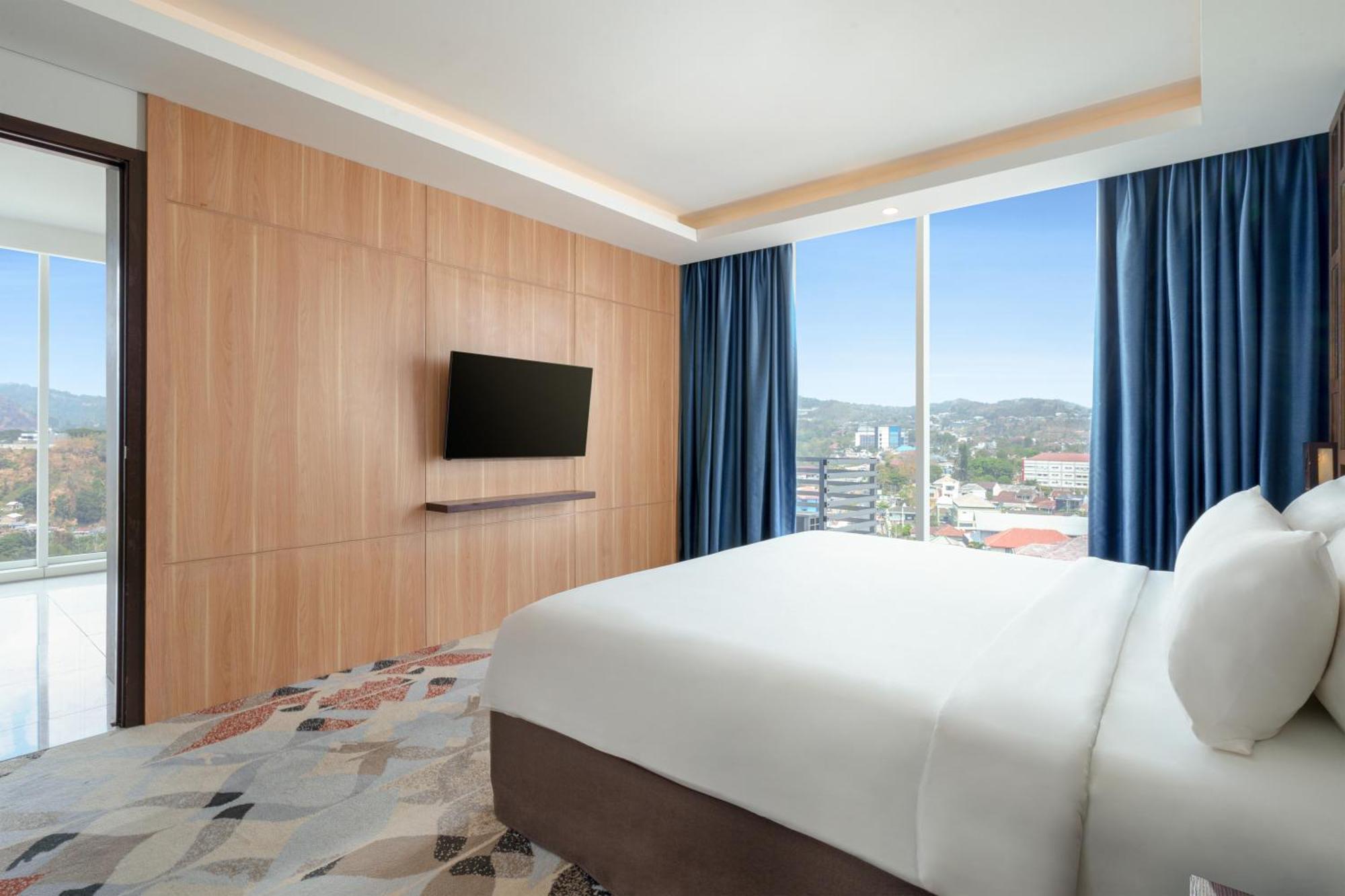 Golden Tulip Springhill Lampung Hotel Bandar Lampung Exterior photo