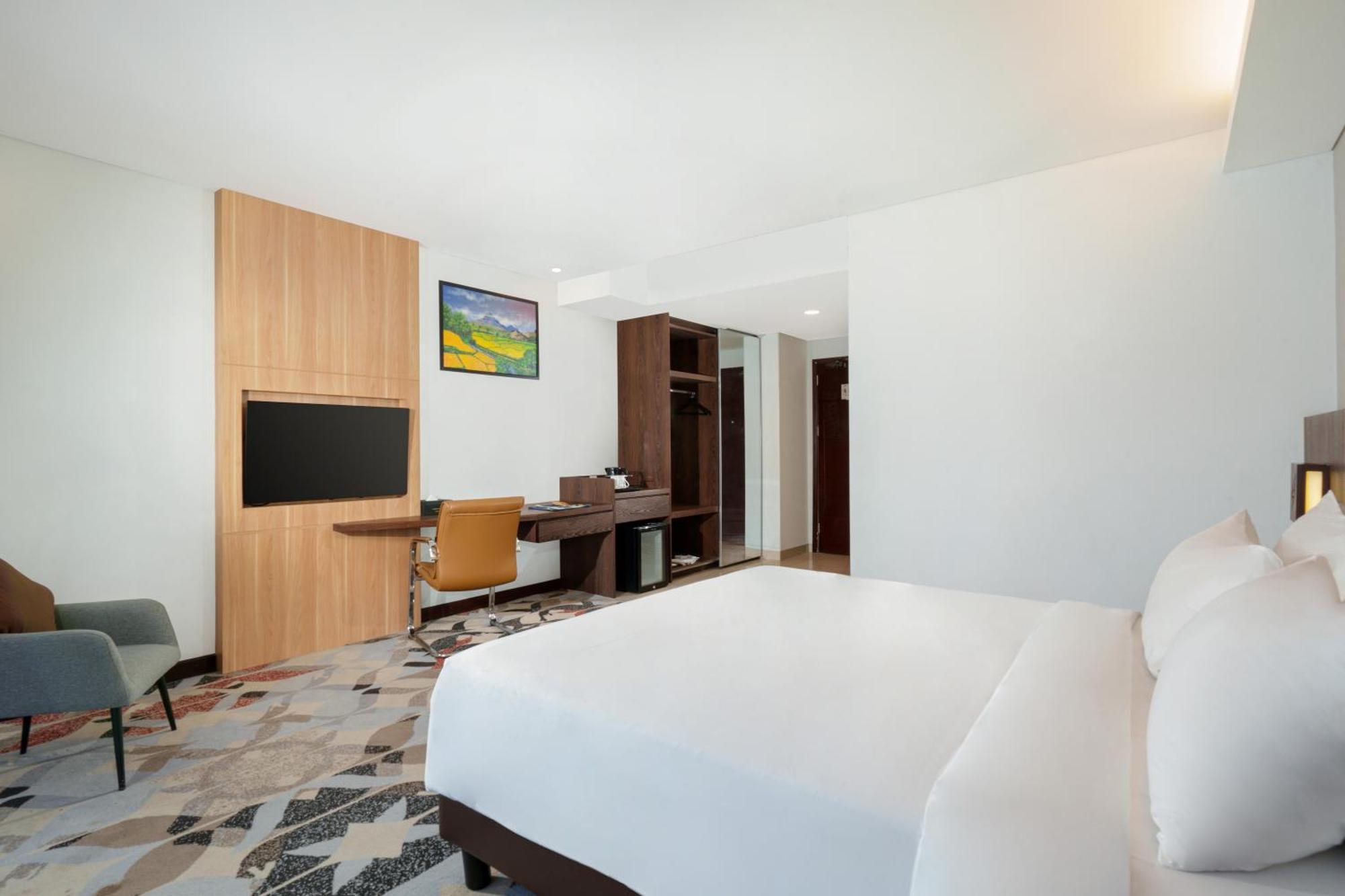 Golden Tulip Springhill Lampung Hotel Bandar Lampung Exterior photo