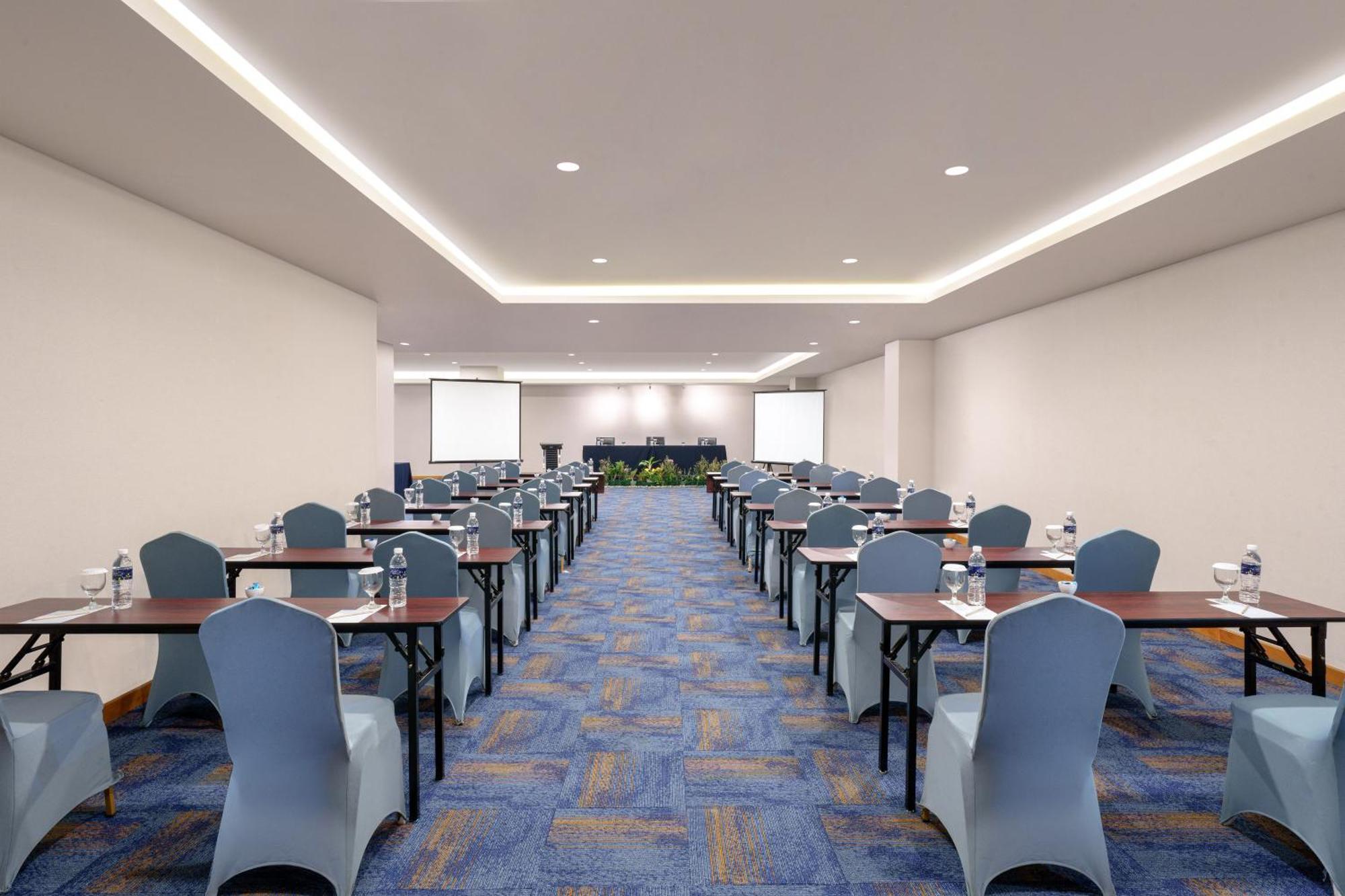 Golden Tulip Springhill Lampung Hotel Bandar Lampung Exterior photo