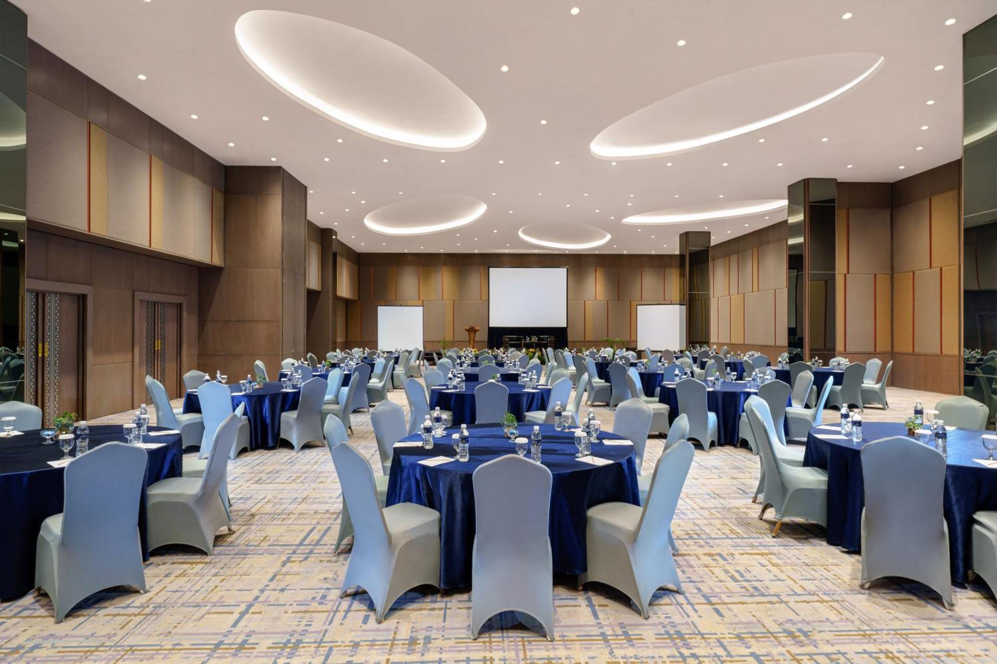 Golden Tulip Springhill Lampung Hotel Bandar Lampung Exterior photo