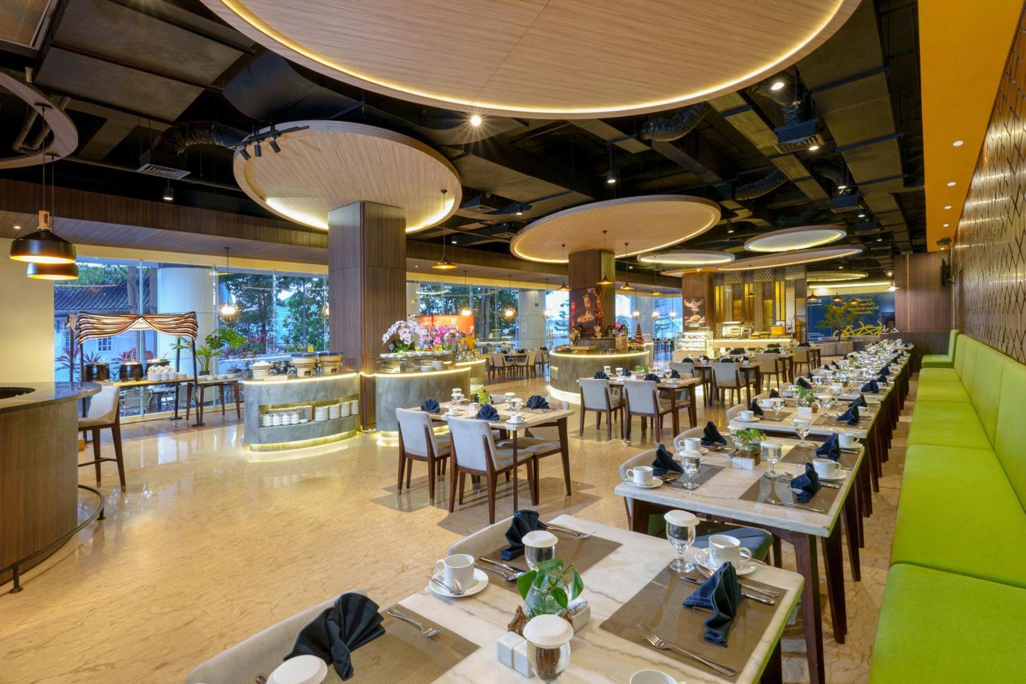 Golden Tulip Springhill Lampung Hotel Bandar Lampung Exterior photo