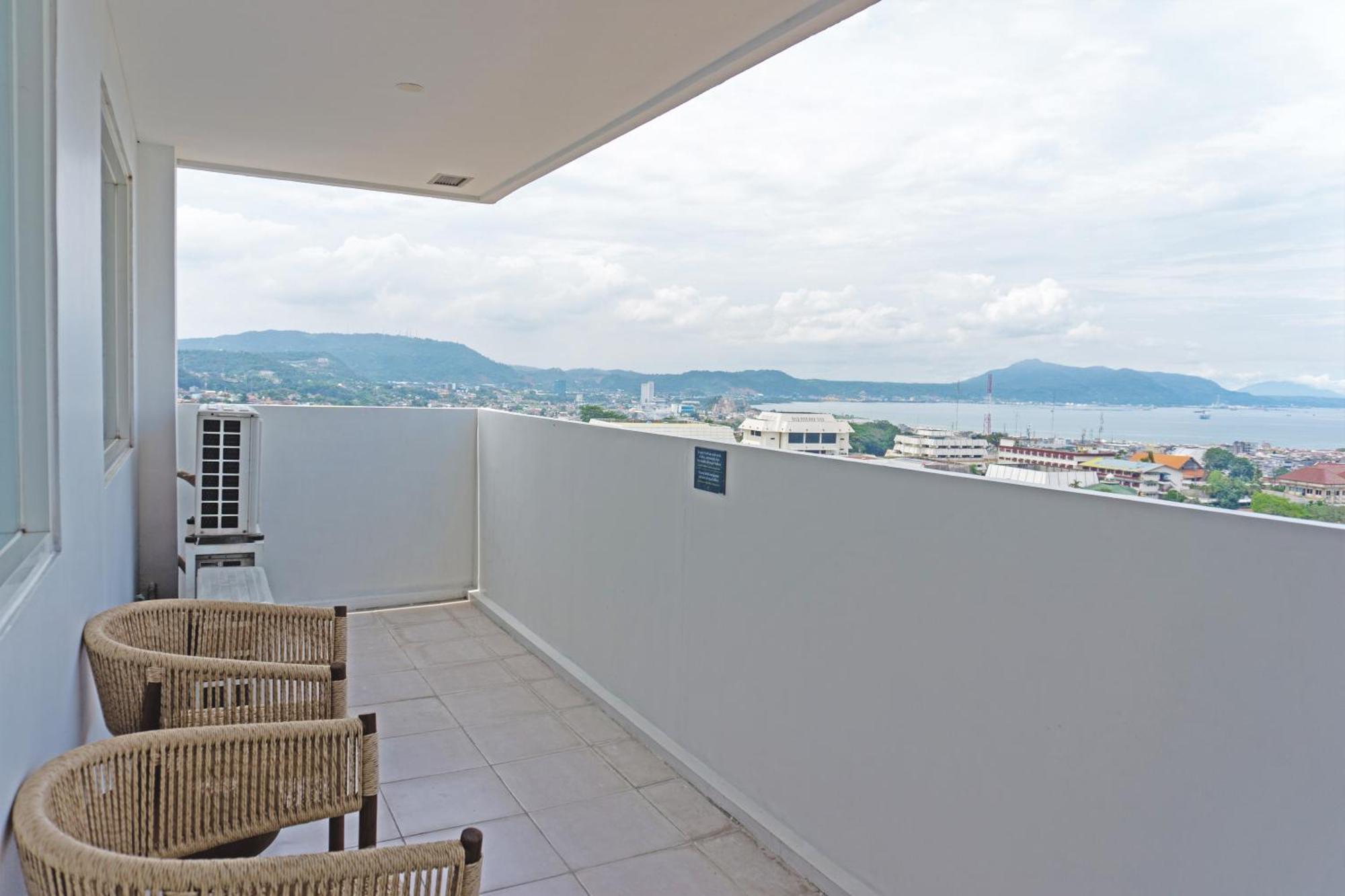 Golden Tulip Springhill Lampung Hotel Bandar Lampung Exterior photo