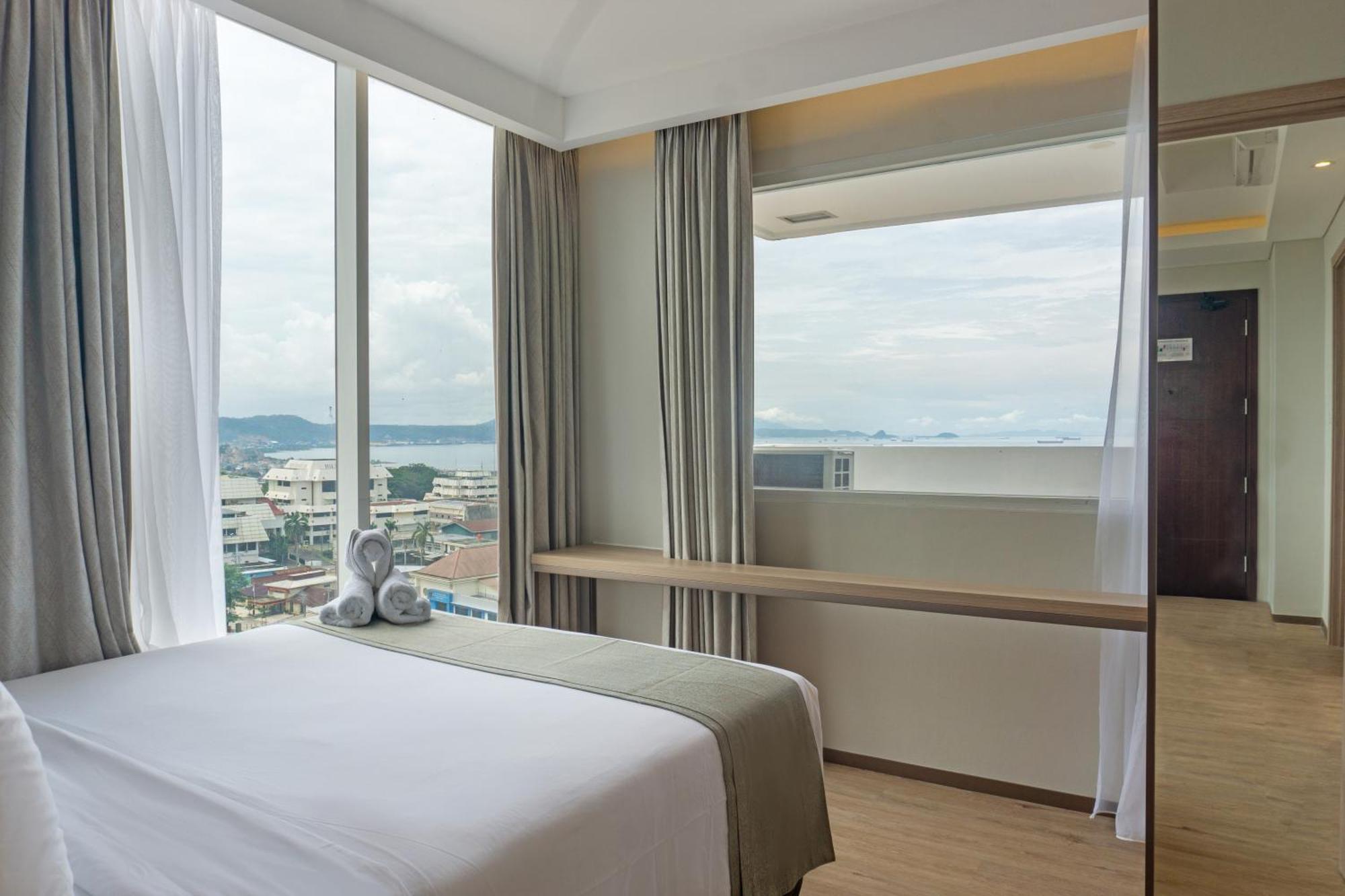 Golden Tulip Springhill Lampung Hotel Bandar Lampung Exterior photo