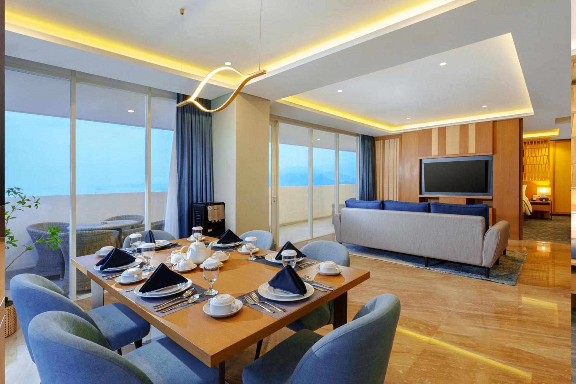 Golden Tulip Springhill Lampung Hotel Bandar Lampung Exterior photo