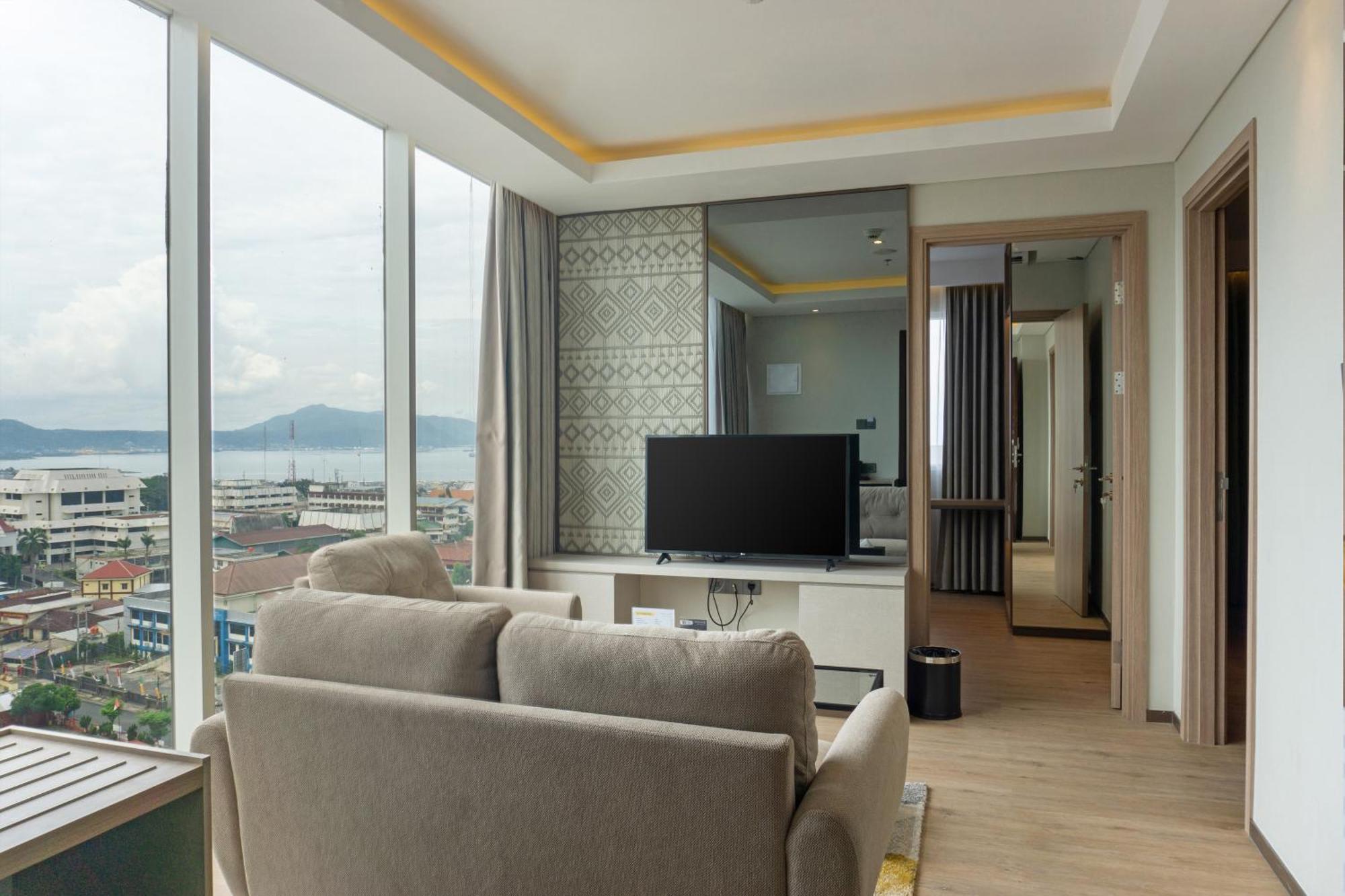 Golden Tulip Springhill Lampung Hotel Bandar Lampung Exterior photo