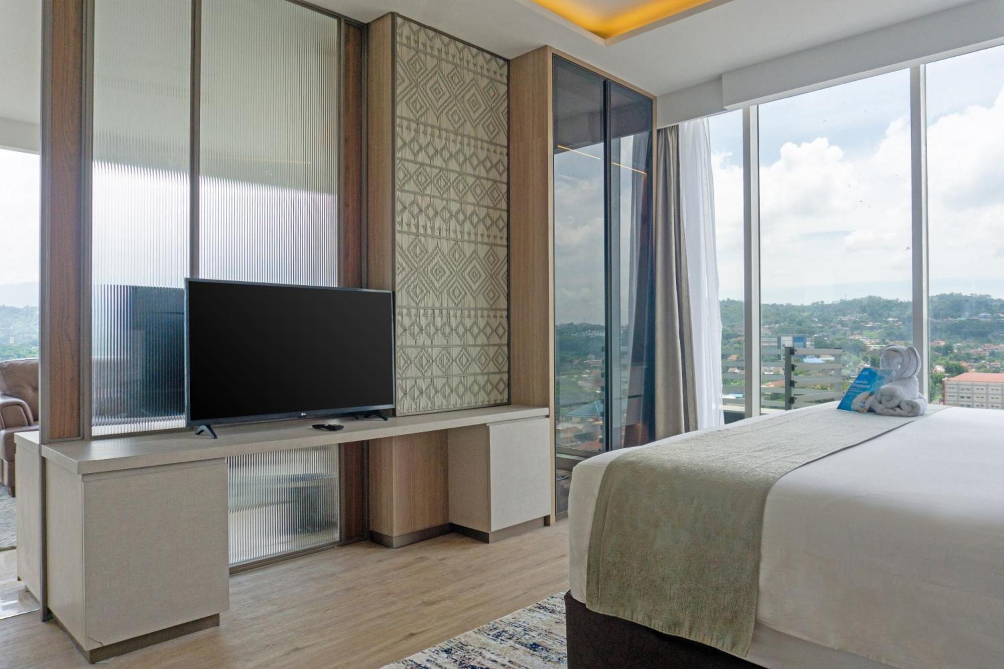 Golden Tulip Springhill Lampung Hotel Bandar Lampung Exterior photo