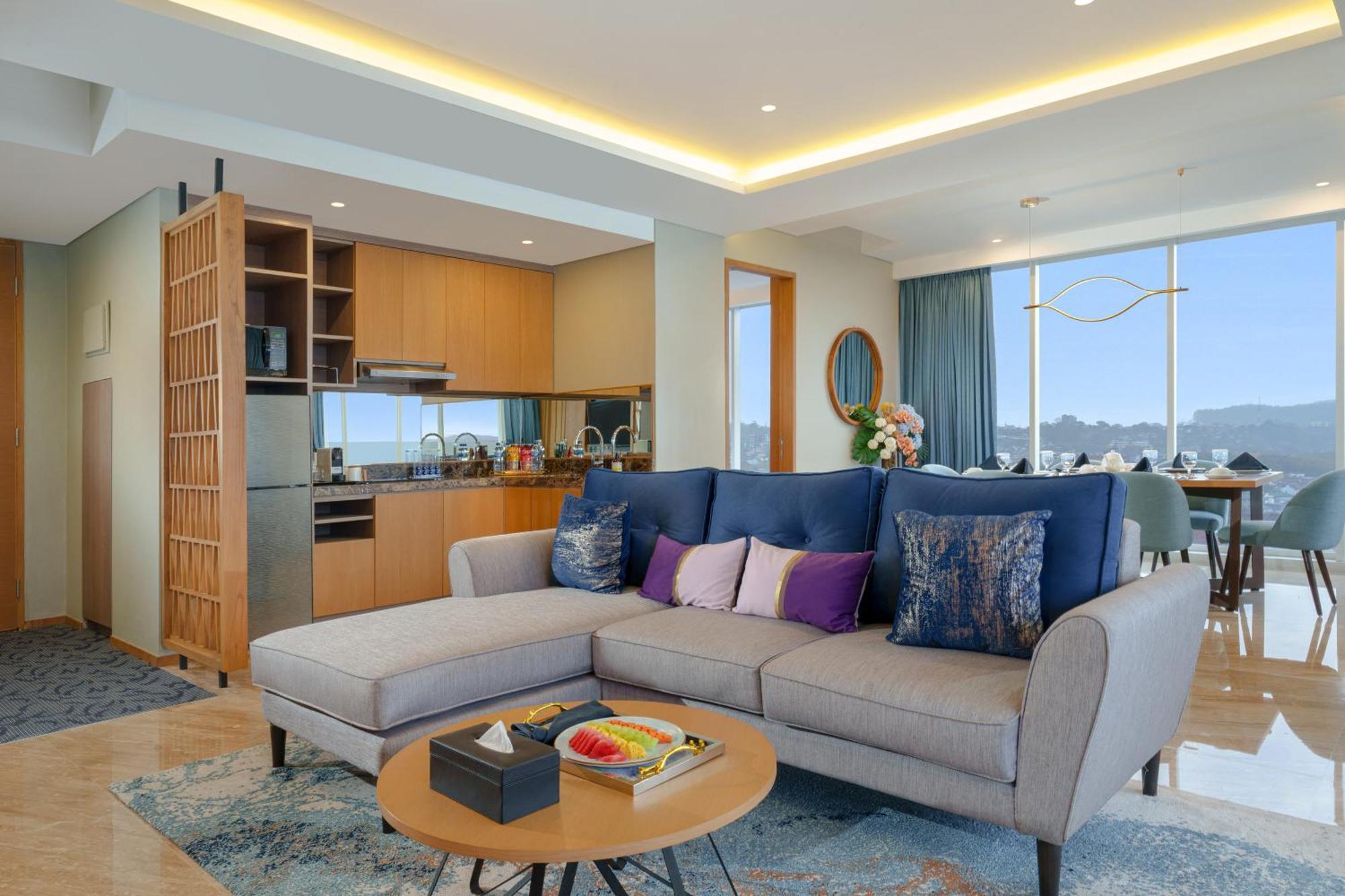 Golden Tulip Springhill Lampung Hotel Bandar Lampung Exterior photo